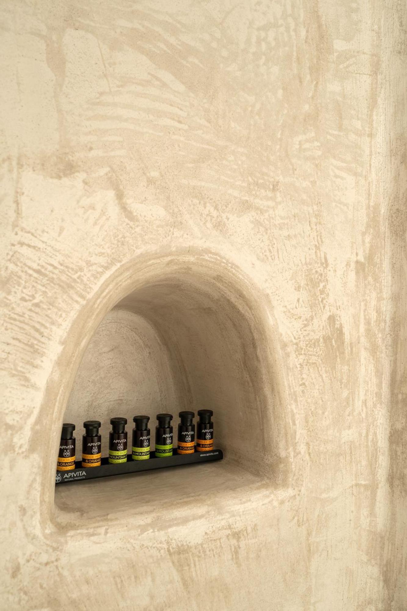 אויה Enalion Suites מראה חיצוני תמונה